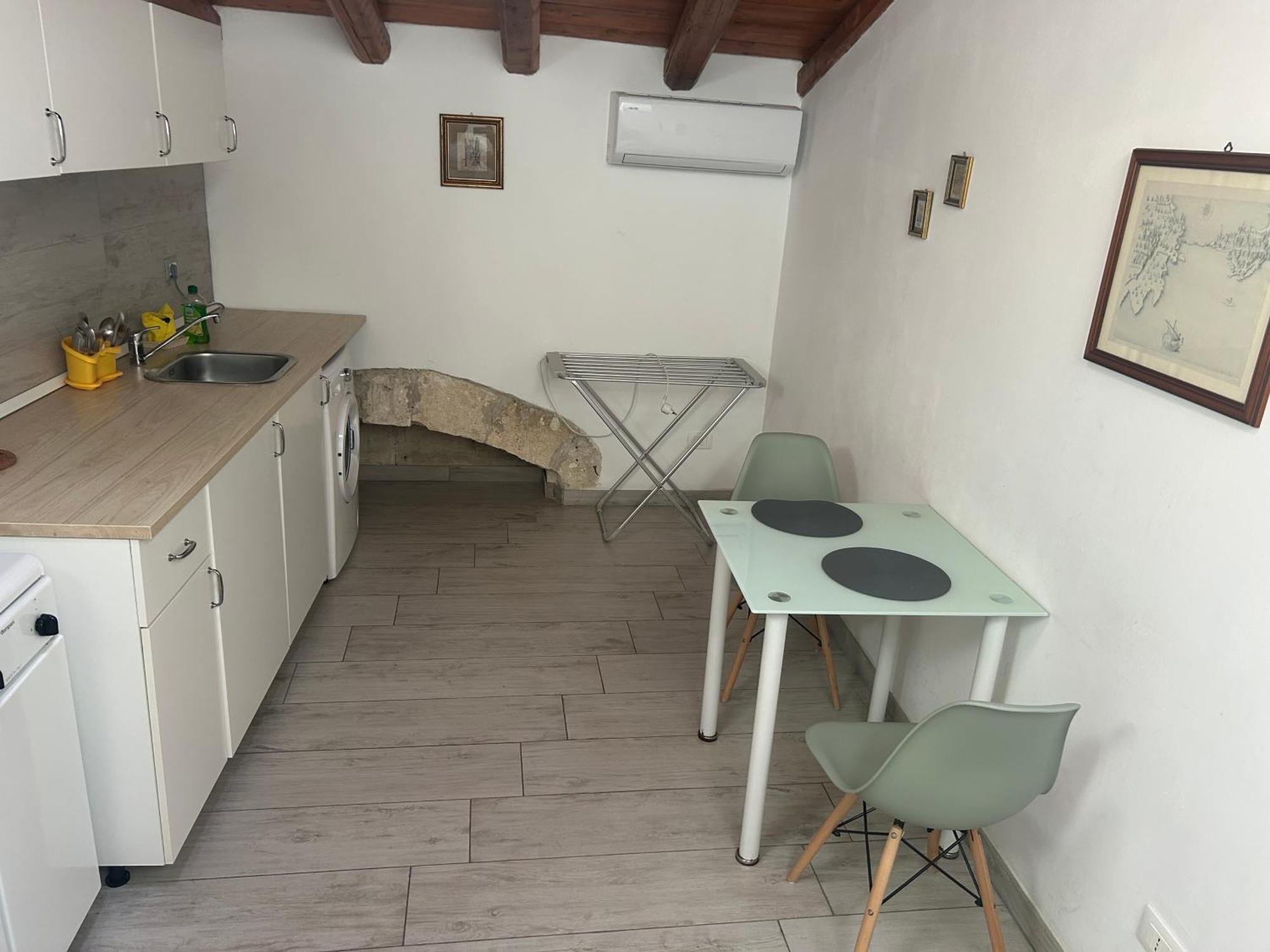 Deni'S Apartments Сиракузы Экстерьер фото