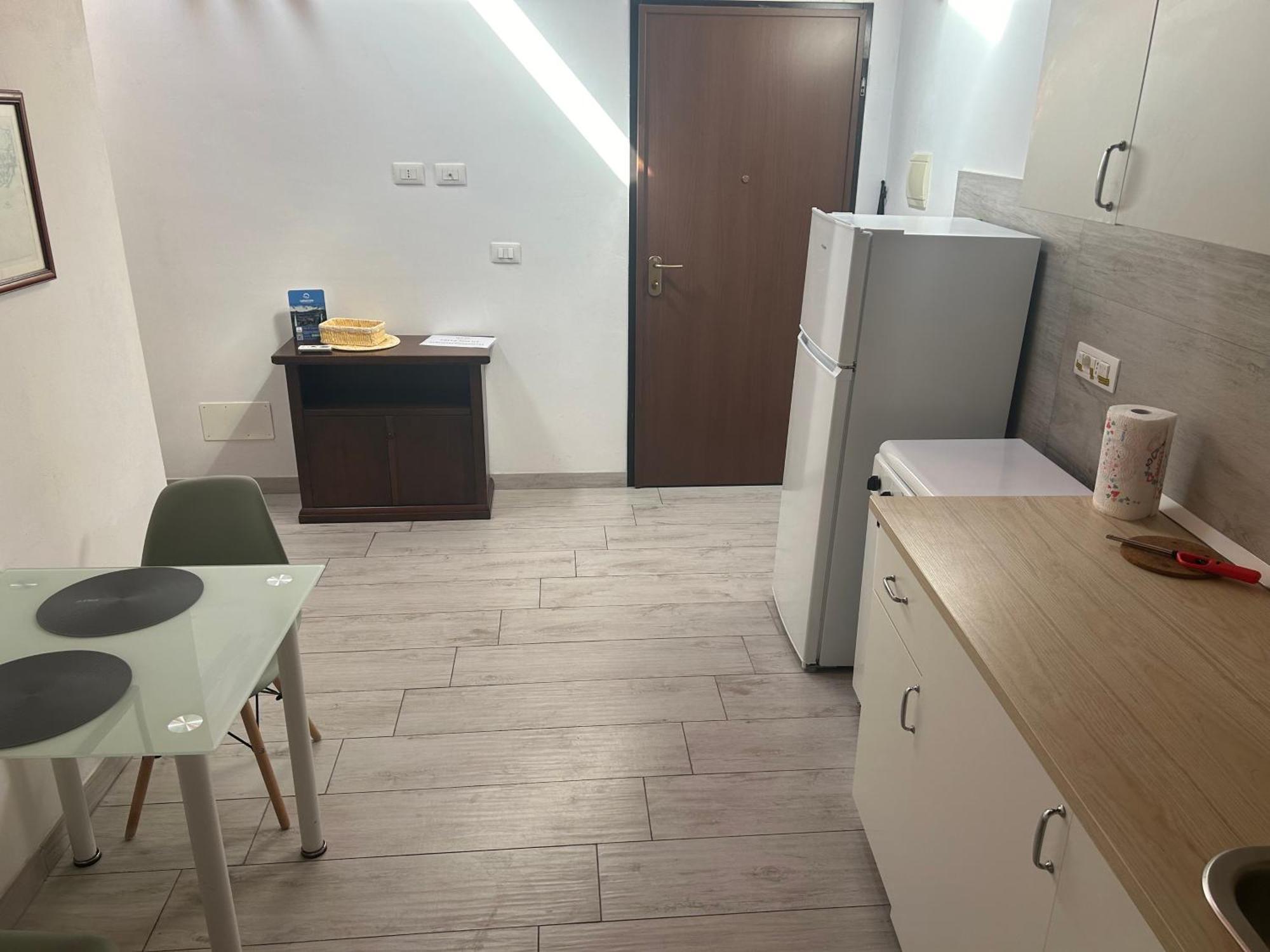 Deni'S Apartments Сиракузы Экстерьер фото
